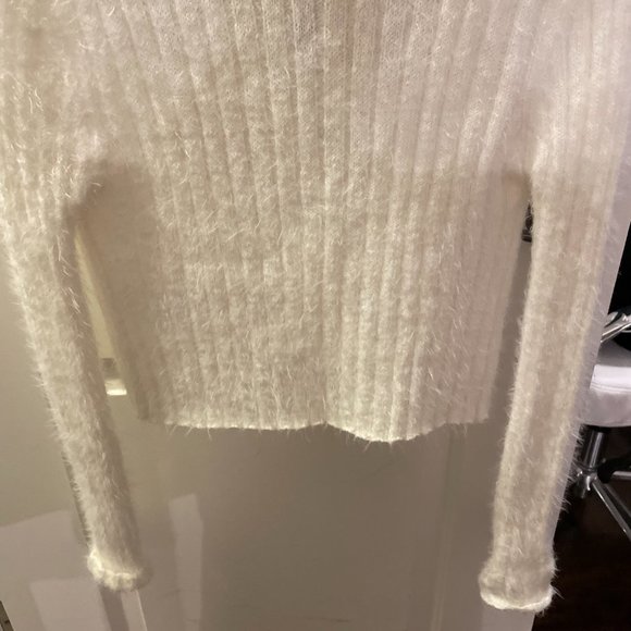 Fuzzy Front-Tie Crop Top Cardigan NWT Garage Fuzzy stretch knit front tie detail - Picture 6 of 6